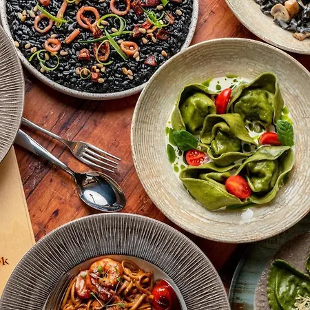 بيت ضيافة Cozy In The Heart Of Paceville - Olo Living By Sf Homes سانت جوليان